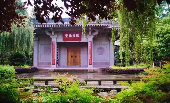 两个赛道选择，五种发展路径，青羊区综合高中为何成为“普娃”逆袭新选？__两个赛道选择，五种发展路径，青羊区综合高中为何成为“普娃”逆袭新选？