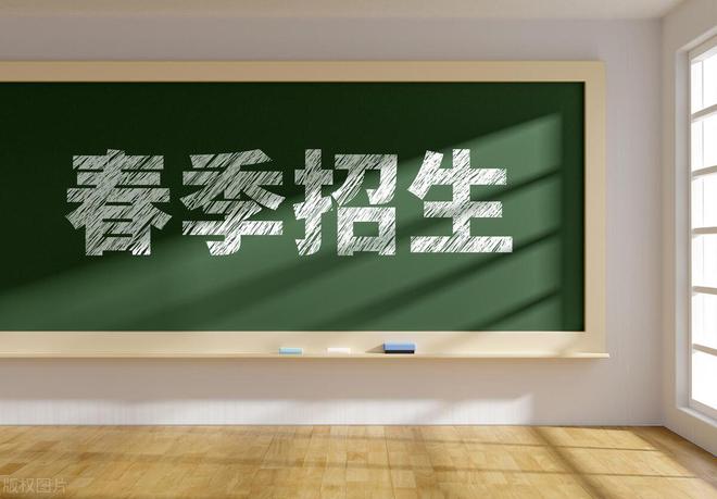 山东小伙姜昭鹏高考途中救休克同学致缺考，网友看法不一